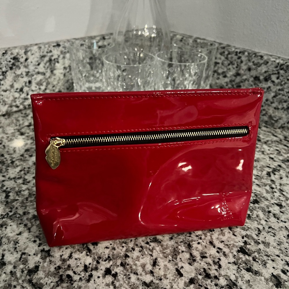 🤩✨💋YSL Yves Saint Laurent makeup clutch red patent